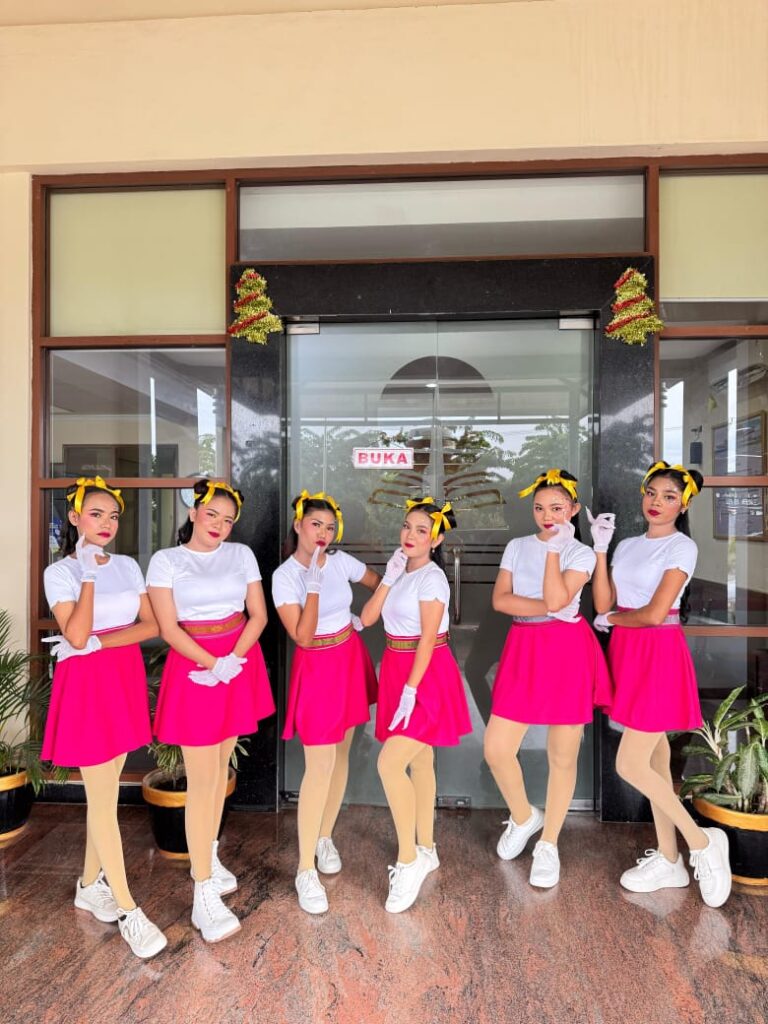 UT Kupang memeriahkan hari musik Nasional 2025 Line Dance Competition